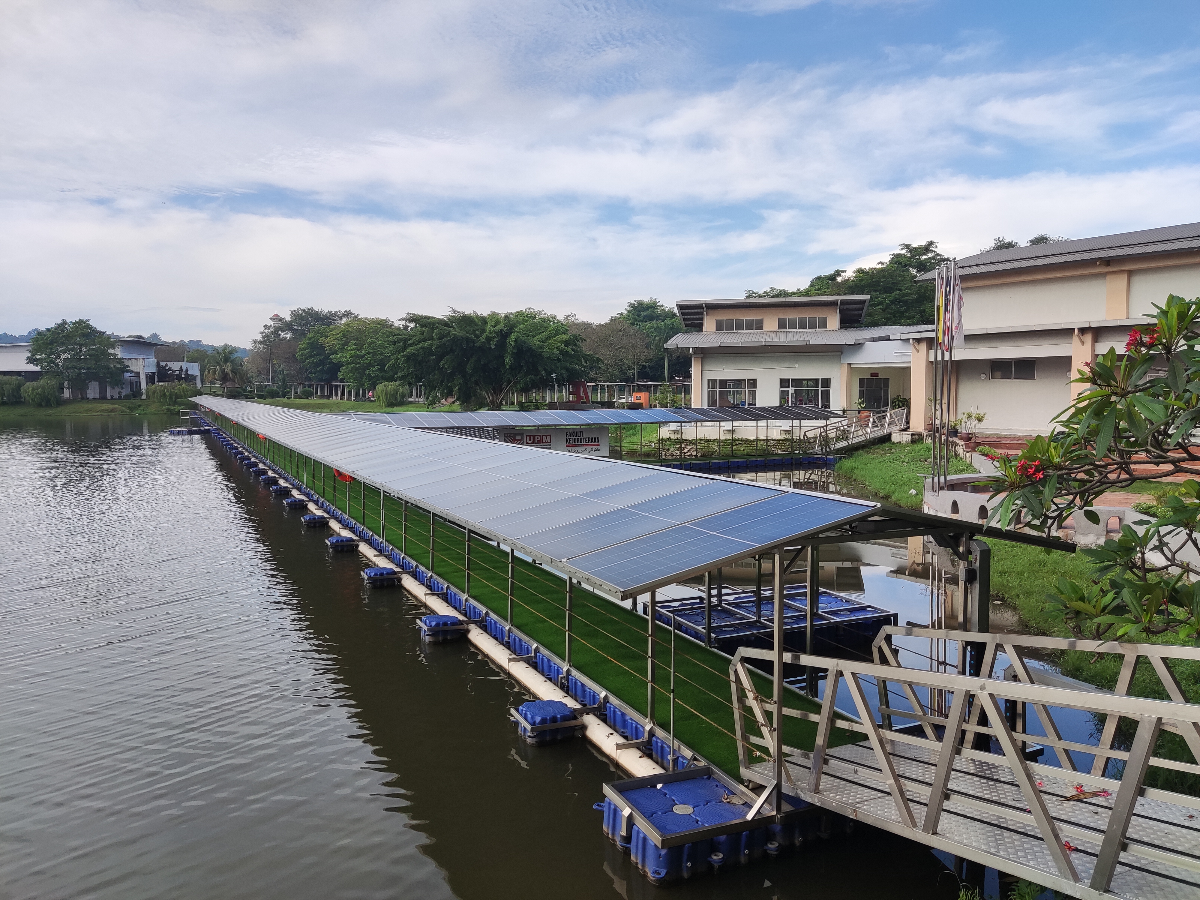 Ministerul Mediului repune în funcțiune sistemul de panouri fotovoltaice de pe clădirea instituției