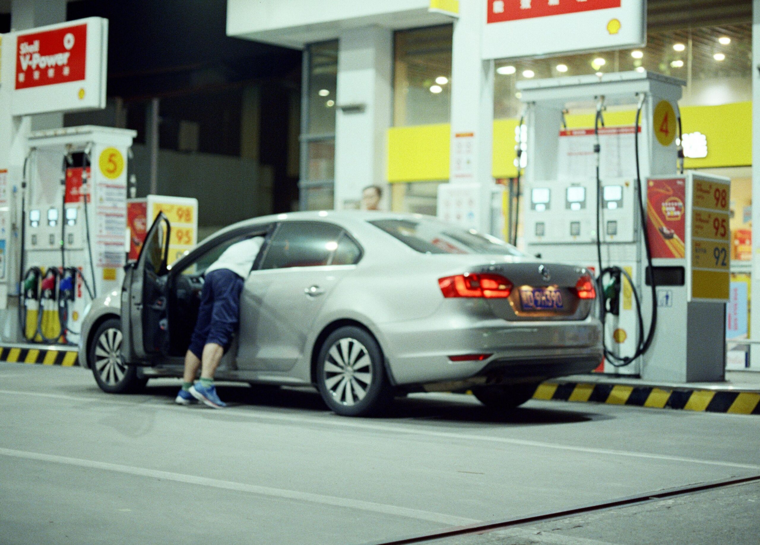 Prețul motorinei a depășit pragul de 10,75 lei pe litru în stațiile Rompetrol și Lukoil