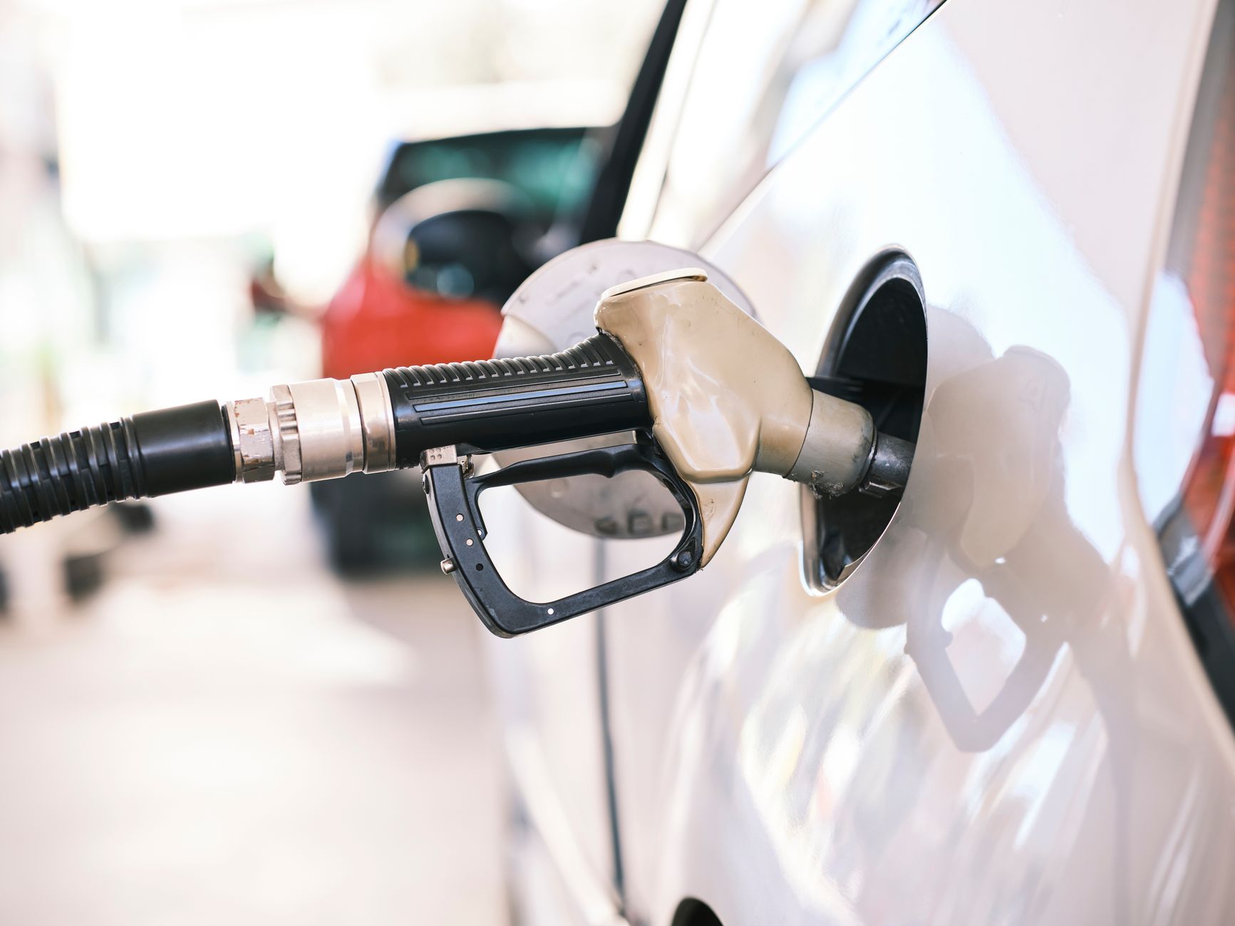 Ministerul Finanțelor prelungește reducerea accizei la motorină cu 25% până la sfârșitul lunii octombrie