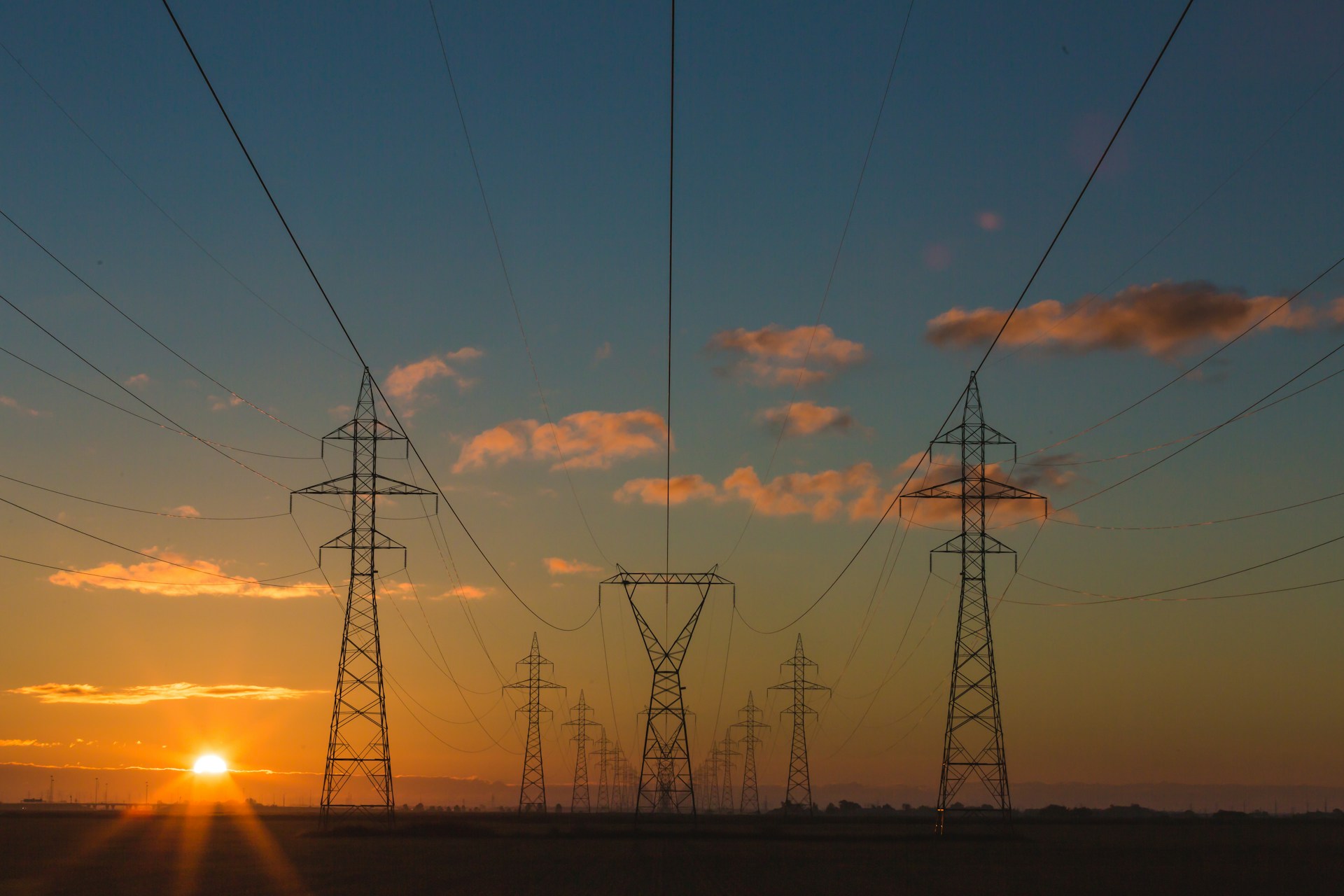 România planifică 117 investiții majore în rețeaua de transport electric până în 2035