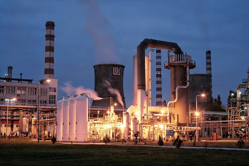 Deficitul comercial la produsele petroliere a ajuns la 2,5 miliarde euro în prima parte a anului 2026