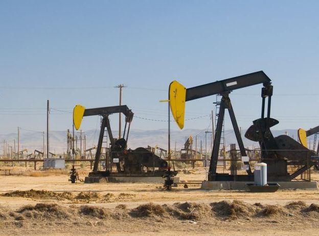 Petrolul Brent a depășit pragul de 100 de dolari pe baril din cauza tensiunilor din Golful Persic