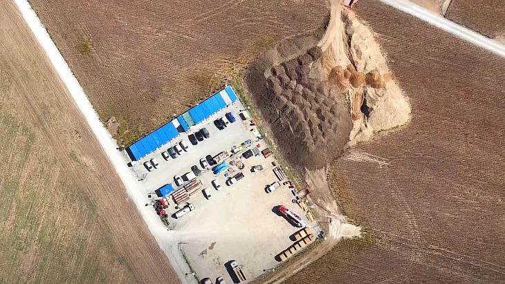 Construcția centralei eoliene Mereni de 54 MW: Lemacons execută fundațiile pentru cele 9 turbine