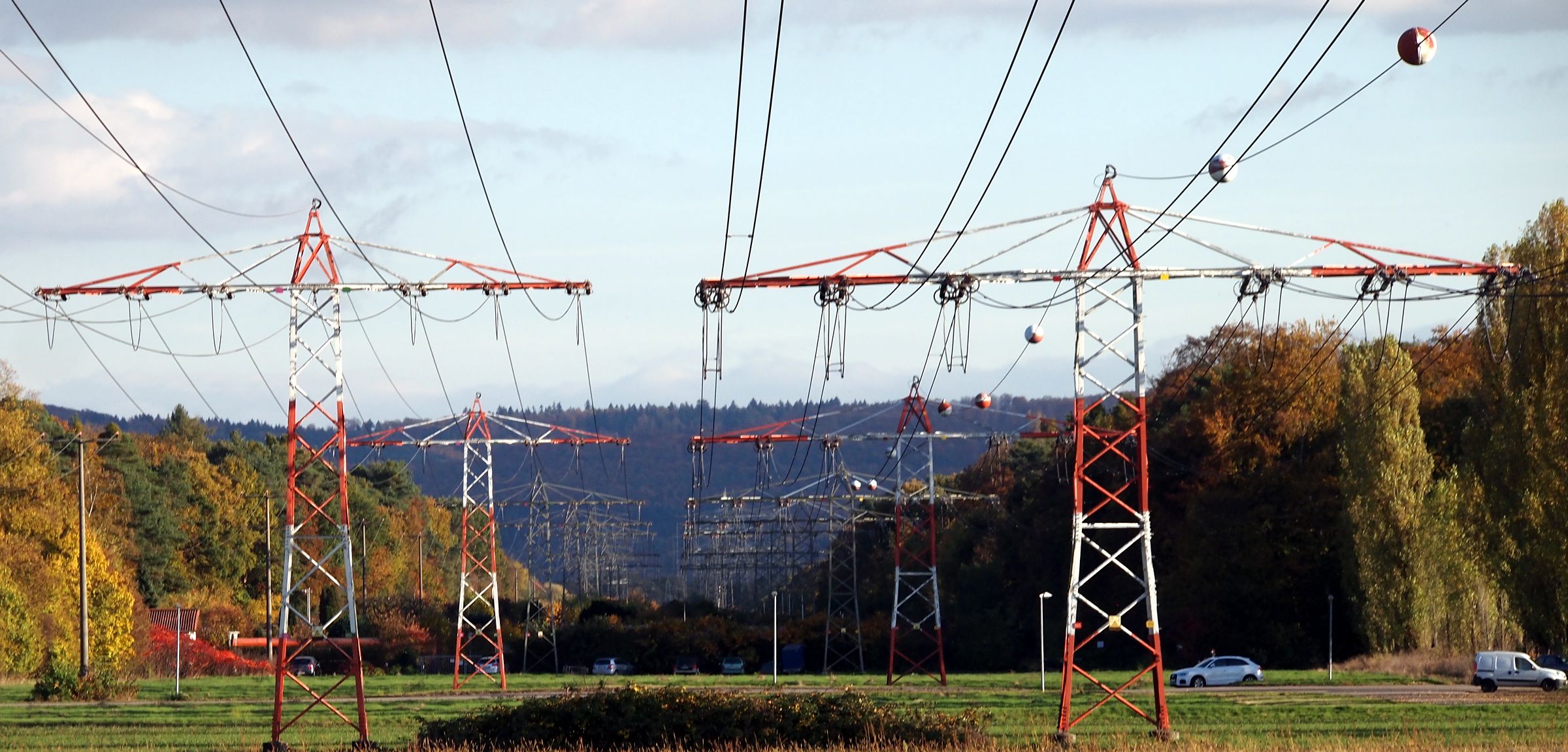 Virgil Popescu: Întărirea rețelelor de electricitate este prioritară pentru stabilitatea prețurilor în UE
