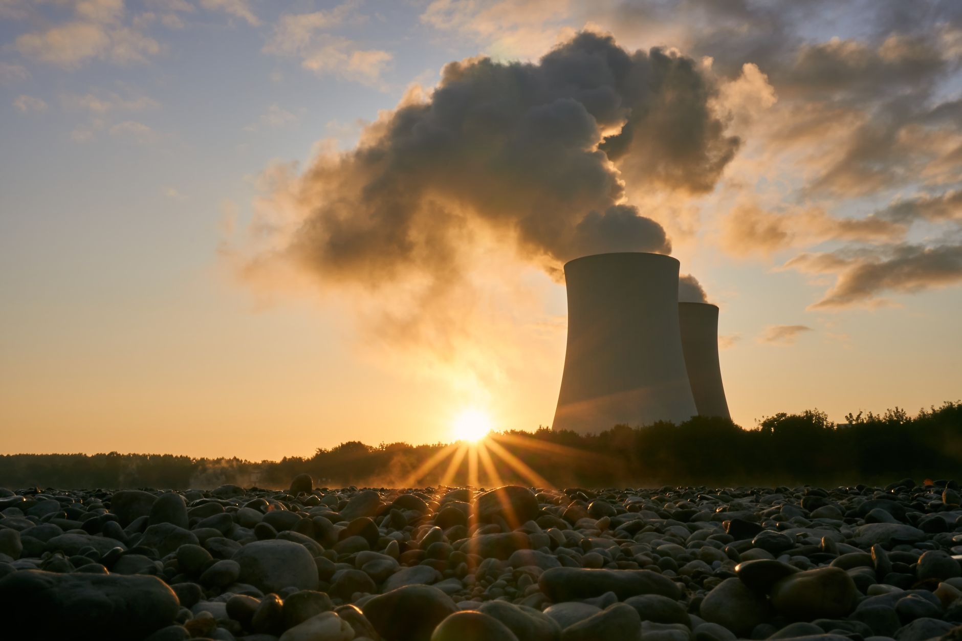 Ministerul Energiei avertizează că nu există un termen clar pentru repornirea reactoarelor de la Cernavodă