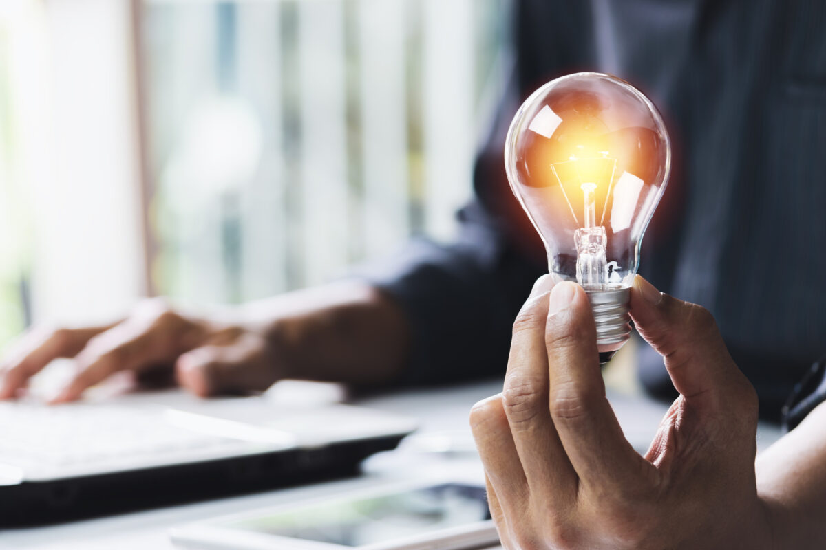 Mihnea Cătuți: Prețul energiei electrice pentru consumatorii casnici din România nu va scădea în perioada următoare
