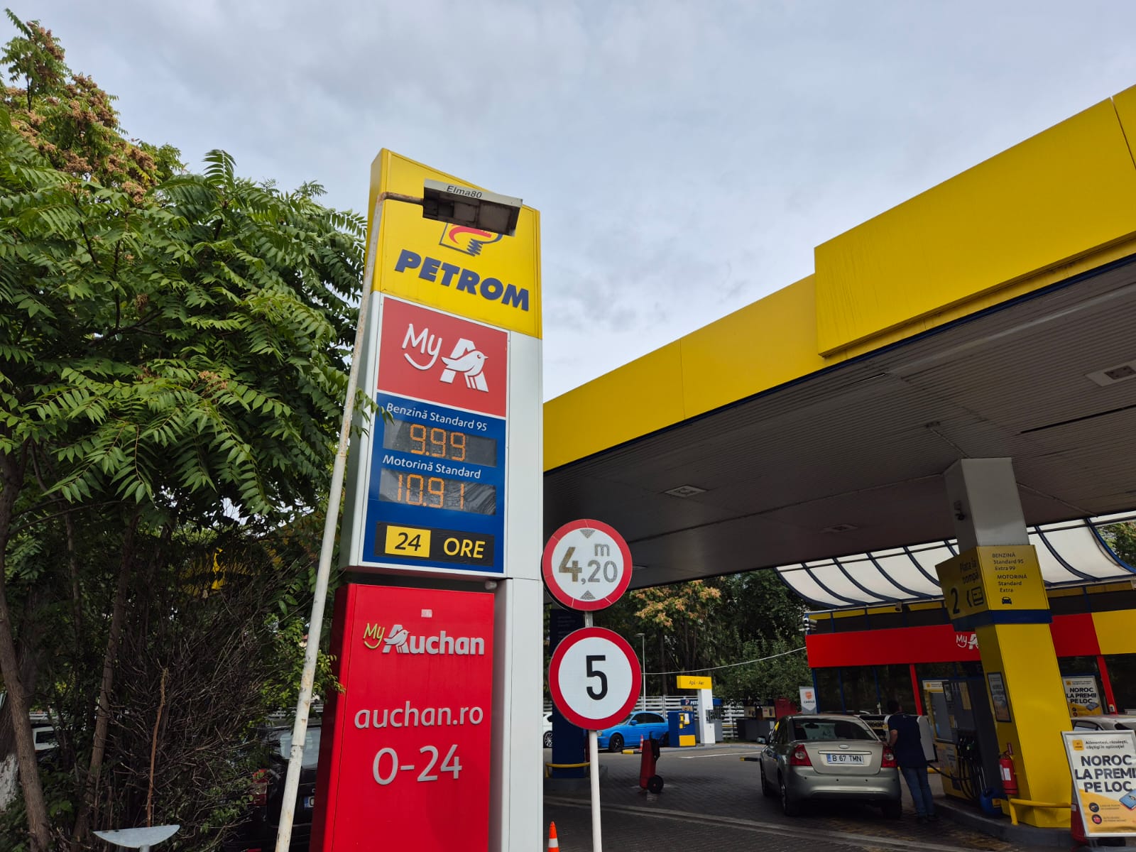 Prețul benzinei a depășit pragul de 10 lei pe litru în stațiile OMV și Petrom