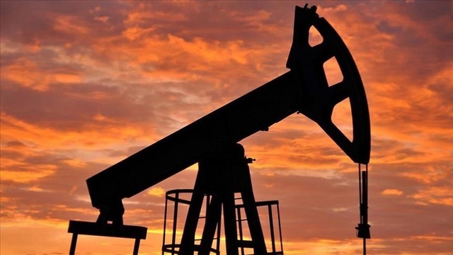 Prețurile petrolului au crescut cu 2% după atacul cu rachete al rebelilor Houthi asupra Arabiei Saudite