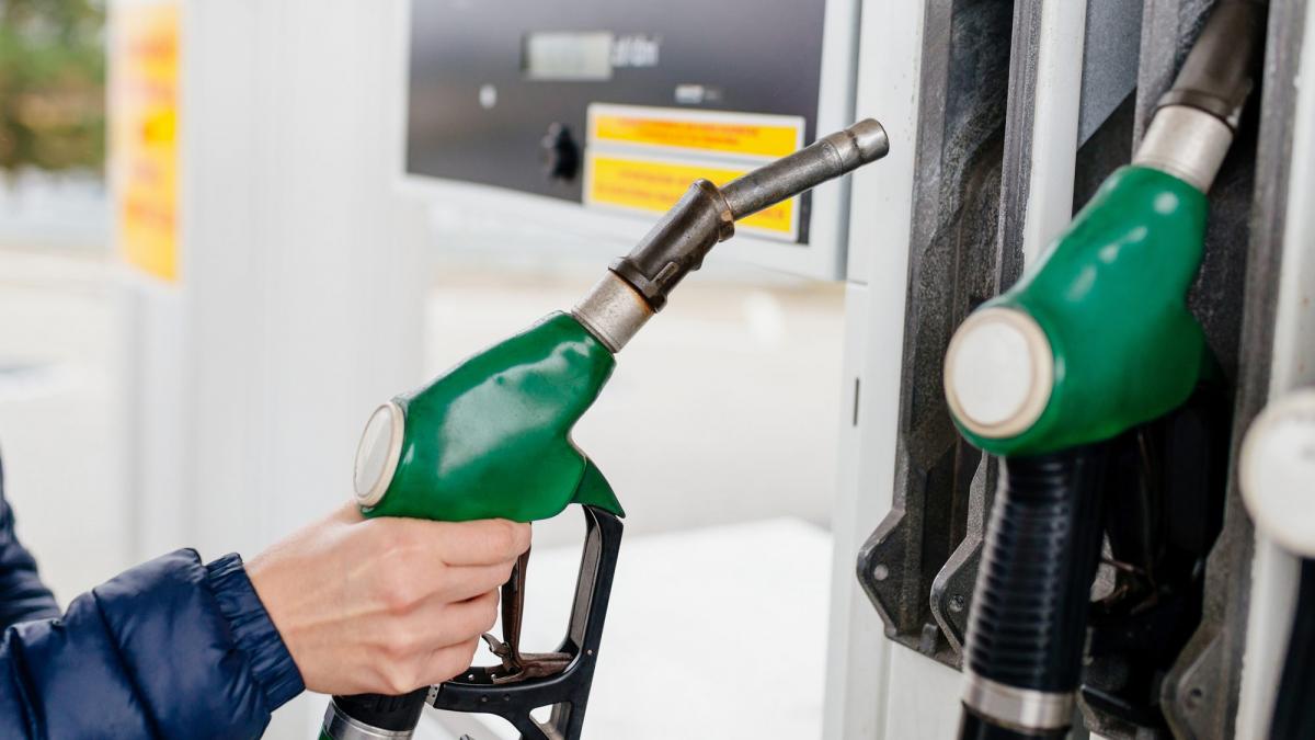 Impactul potențial ale exporturilor limitate din SUA asupra prețului motorinei în România