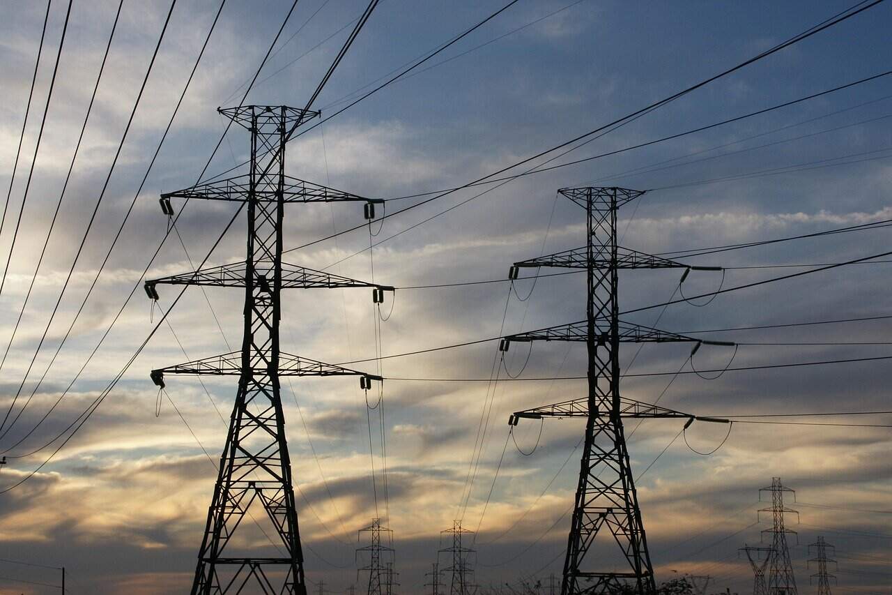 România este avertizată de Comisia Europeană pentru neîndeplinirea normelor privind piața de energie electrică