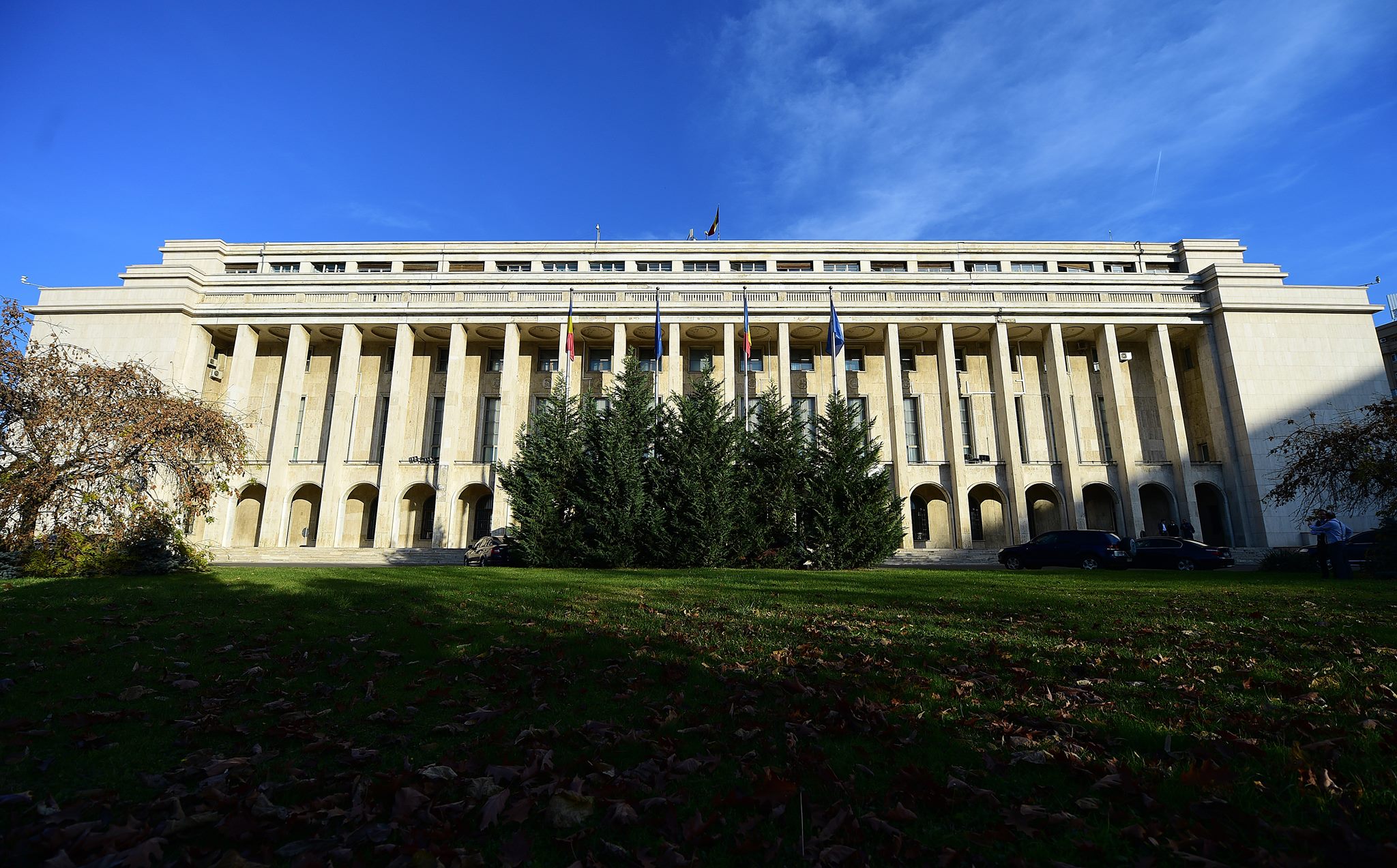 Guvernul impune măsuri de siguranță pe piața electrică: Transelectrica poate limita exporturile și consumul
