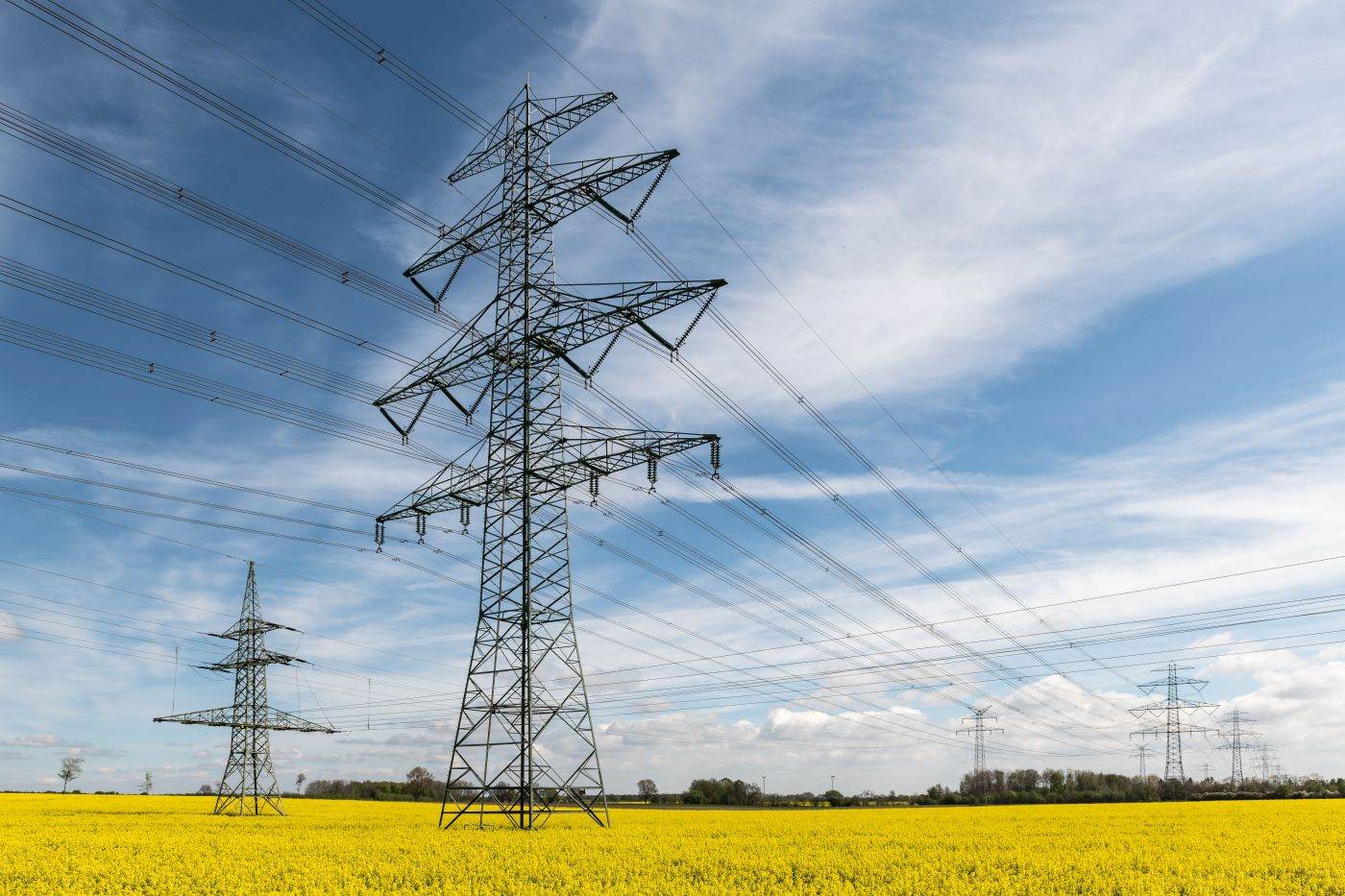 Consumul de energie electrică în România a scăzut cu 4,3% în primele șapte luni ale anului 2026