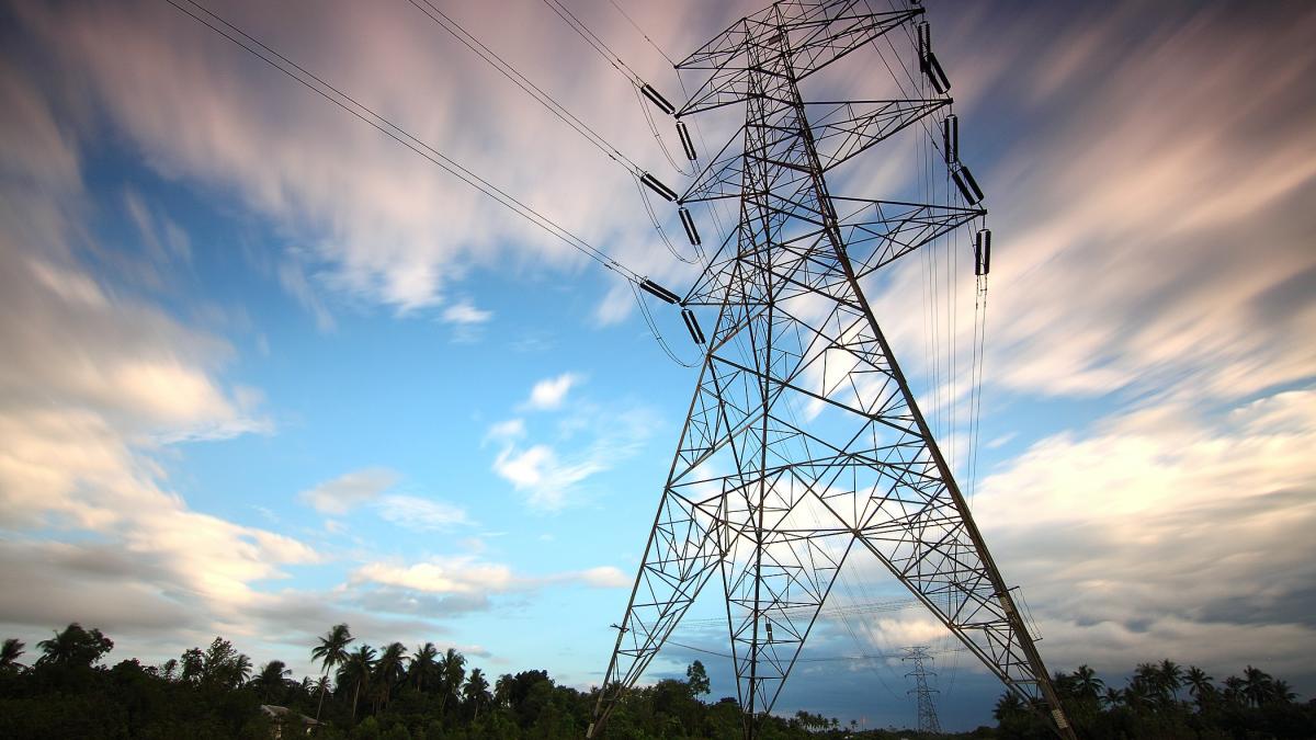 Hidroelectrica crește prețul energiei active pentru consumatorii casnici începând cu luna octombrie 2026