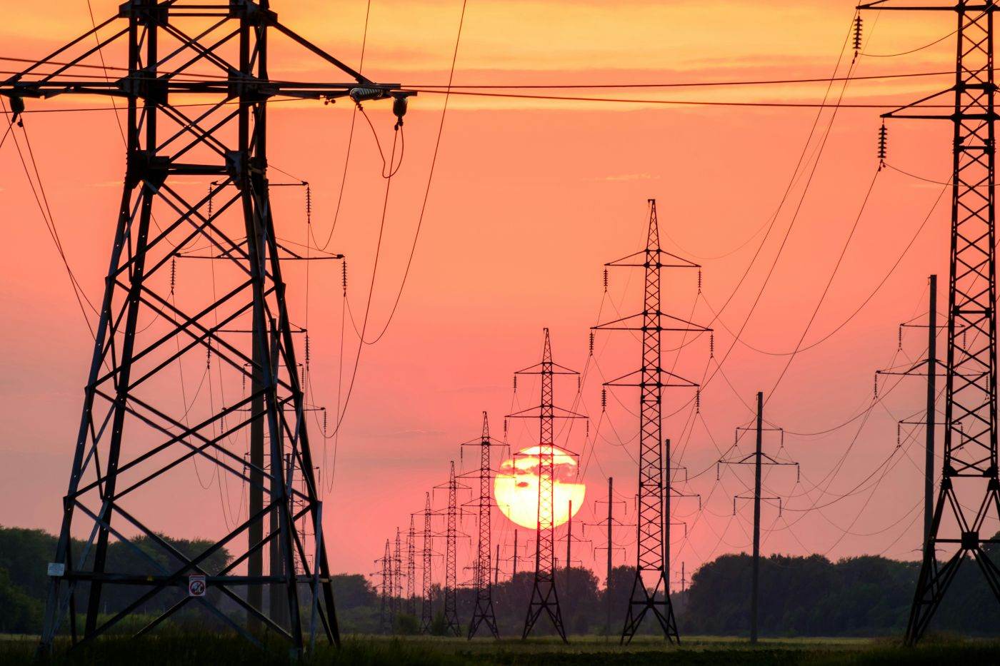 BEI și BNP Paribas mobilizează 700 de milioane de euro pentru producători de echipamente pentru rețelele electrice