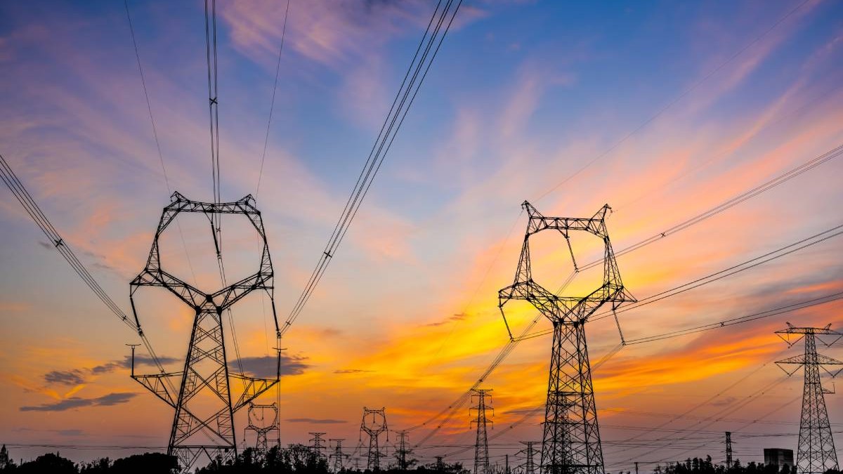 Importurile de energie electrică în România au depășit producția internă: 3.400 MW sâmbătă seara