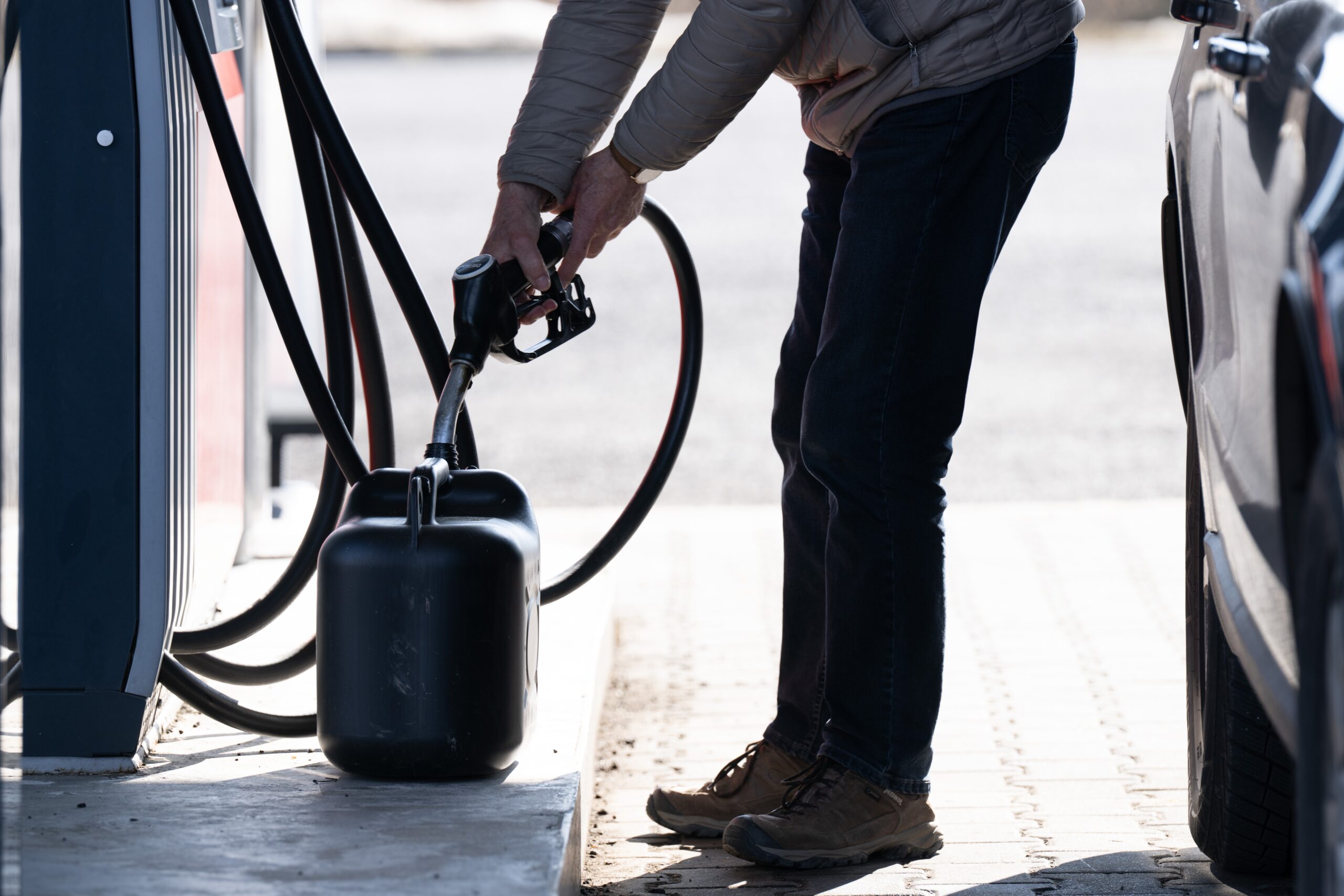 Prețul petrolului Brent a depășit pragul de 100 de dolari pe fondul tensiunilor dintre SUA și Iran