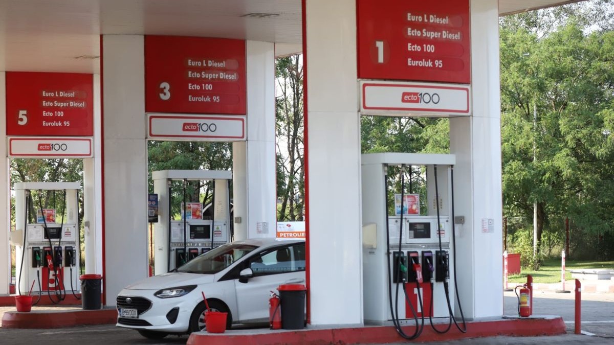 Plafonarea marjelor de profit la rafinării și importul de combustibili, propusă până în 2027