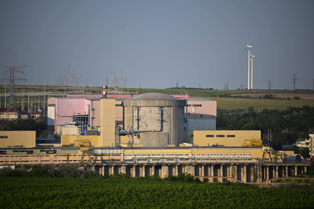Nuclearelectrica solicită un împrumut de 800 de milioane de euro de la BEI pentru Cernavodă