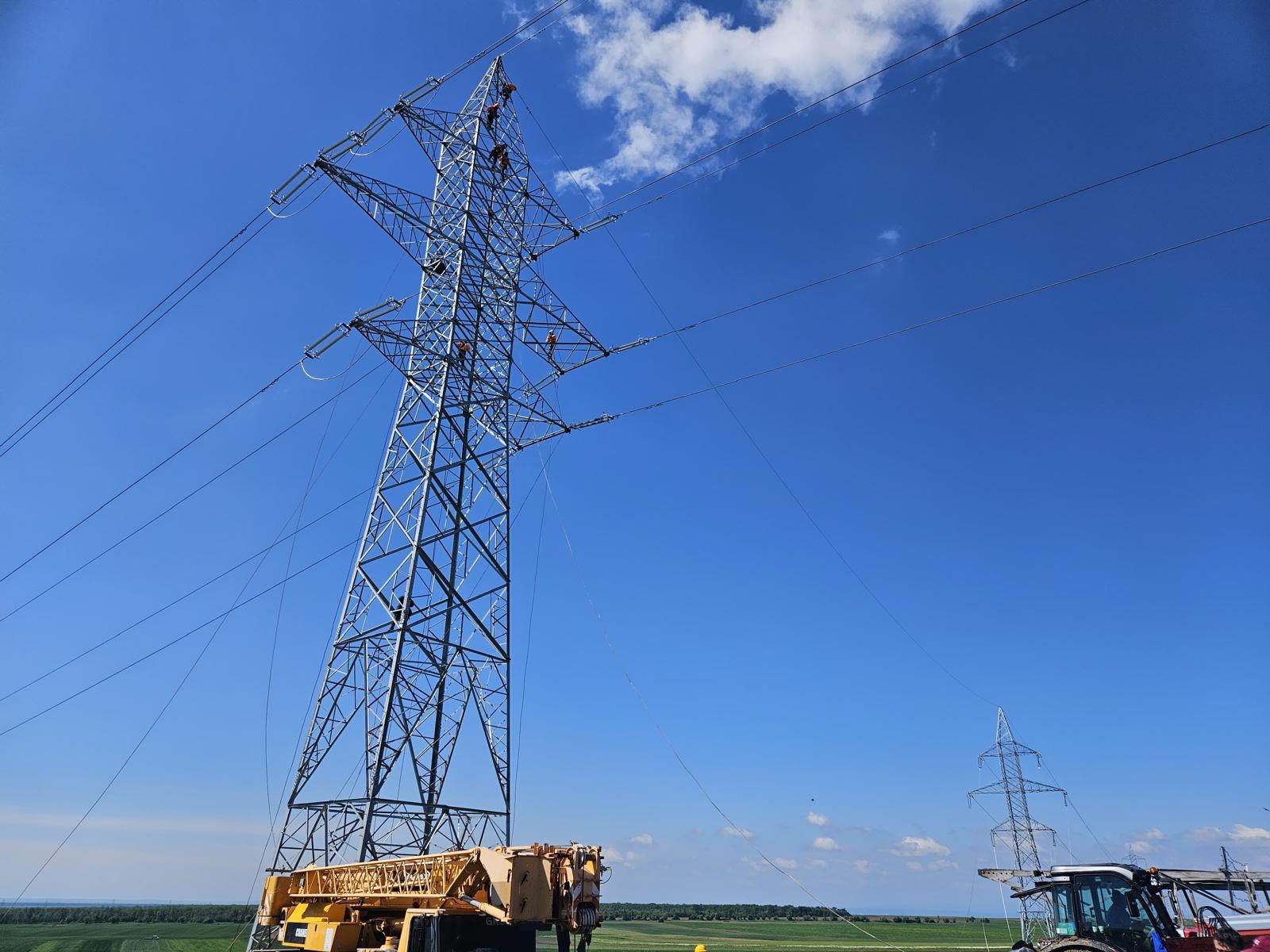 Prețul energiei pe PZU a crescut cu 41% după opririle reactoarelor de la Cernavodă