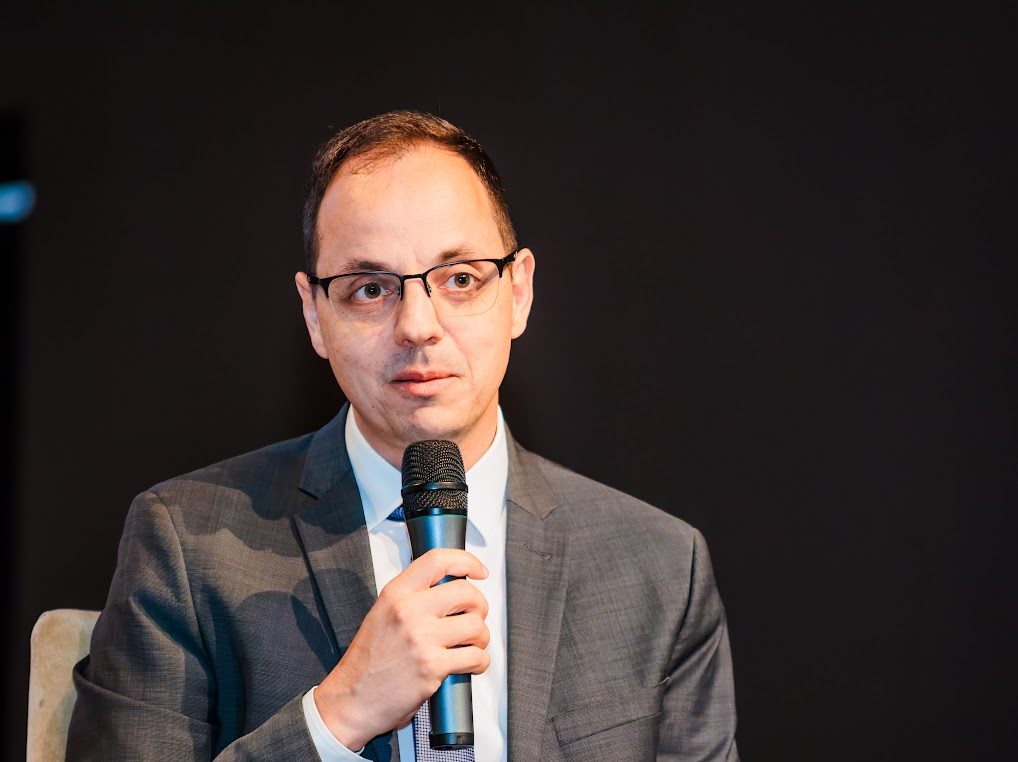 Explicația pentru prețurile ridicate la energia din România: deficit de ofertă și probleme de interconectare