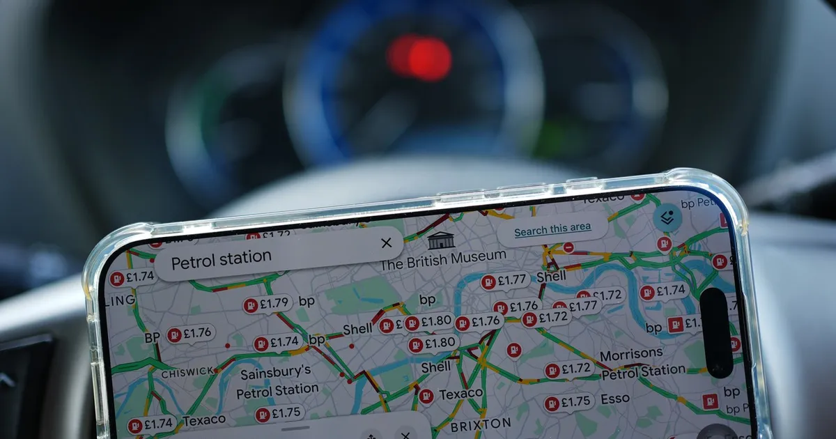 Guvernul britanic lansează Fuel Finder: șoferii pot găsi cele mai mici prețuri la benzină prin Google Maps