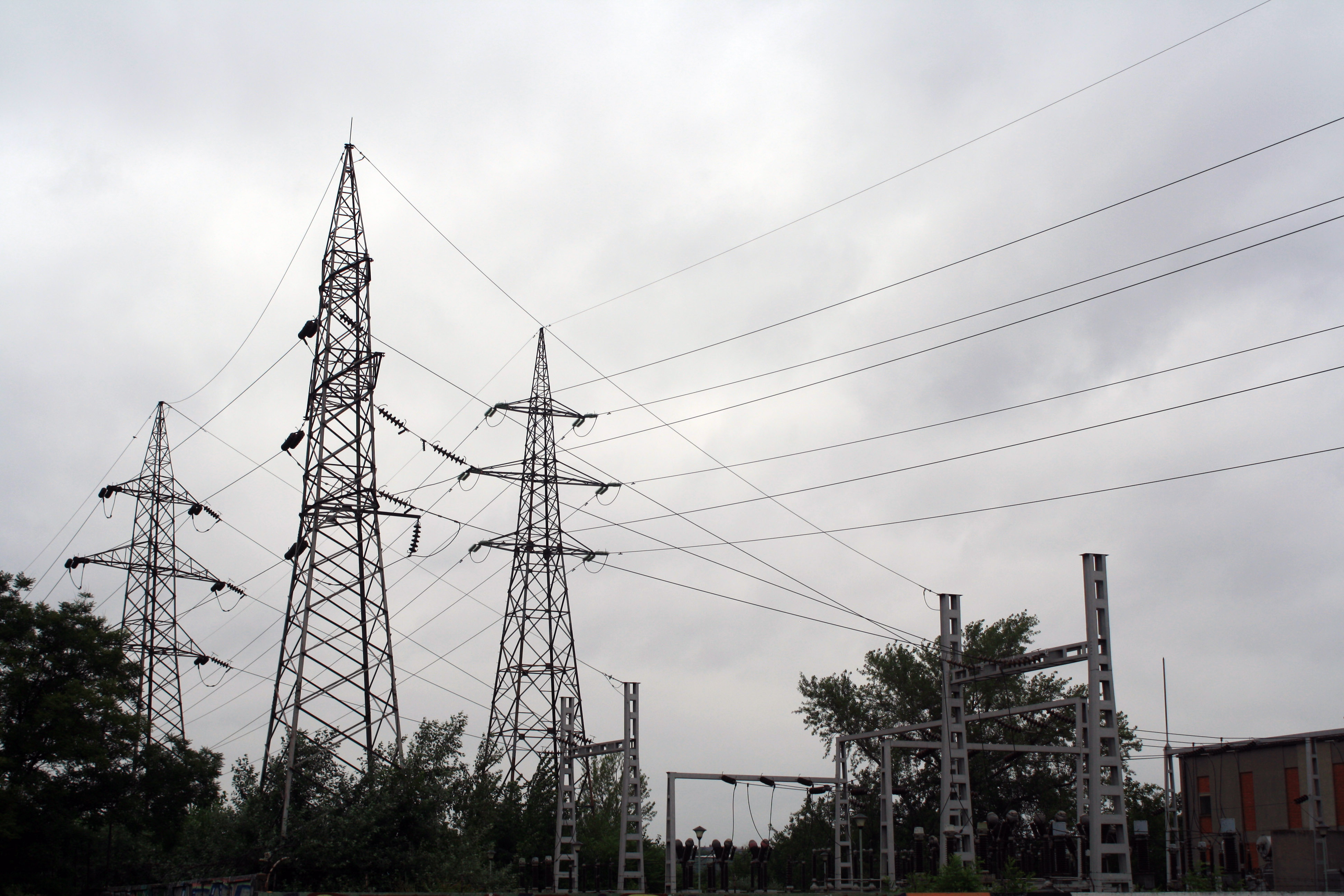 Paradoxul energetic din România: de ce prețul energiei scumpe ajunge în facturile consumatorilor
