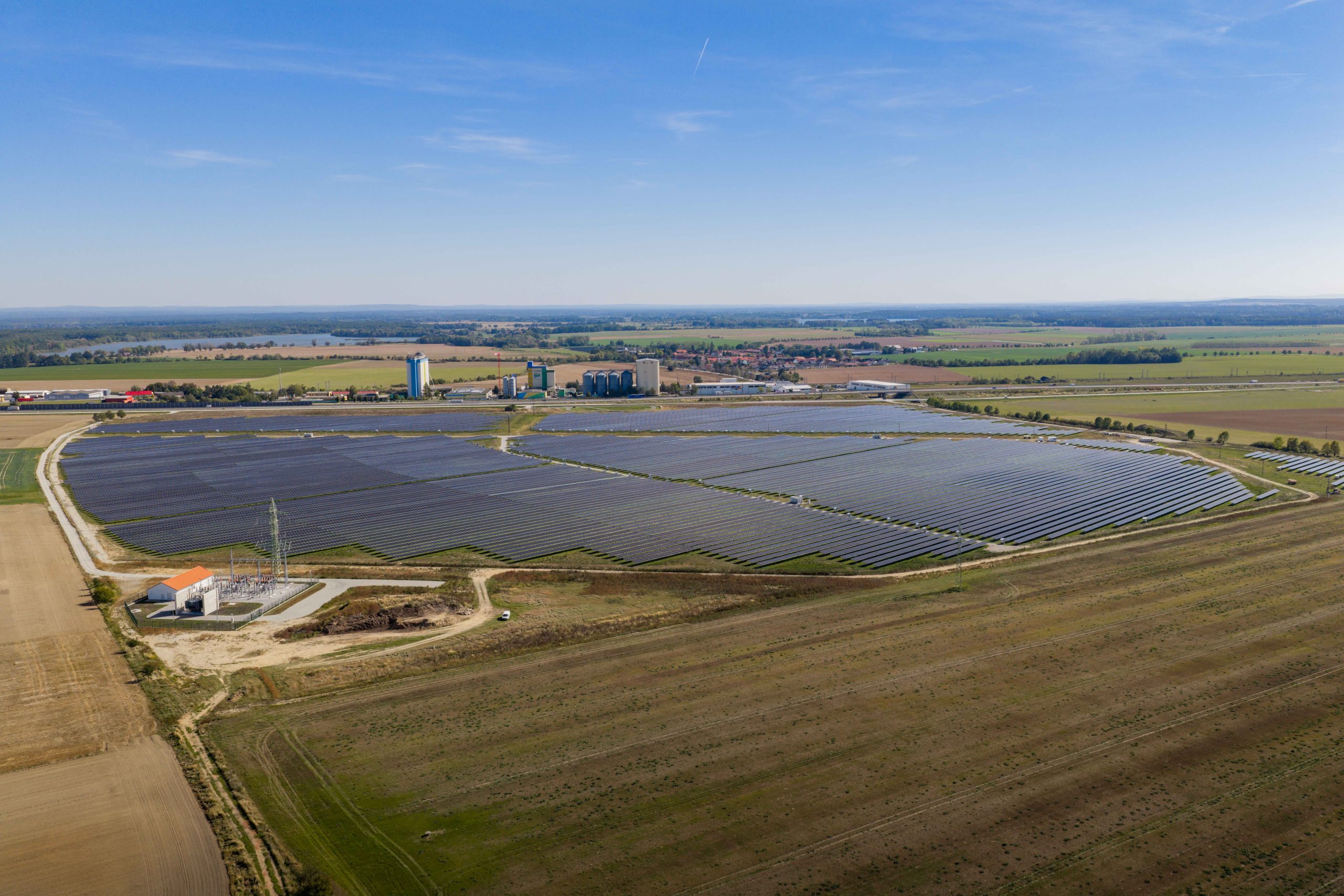 Enery inaugurează prima centrală fotovoltaică proprie din Cehia, în Boemia de Sud